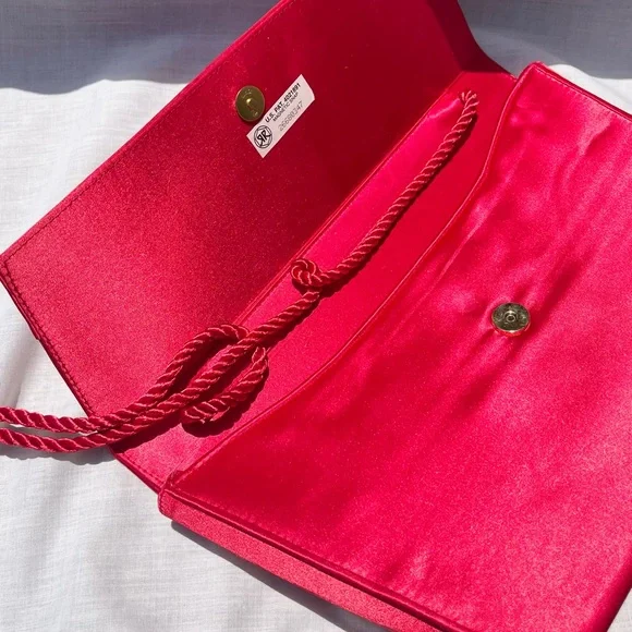 Elegant Red Satin Clutch with Bow - Picture 5 of 7